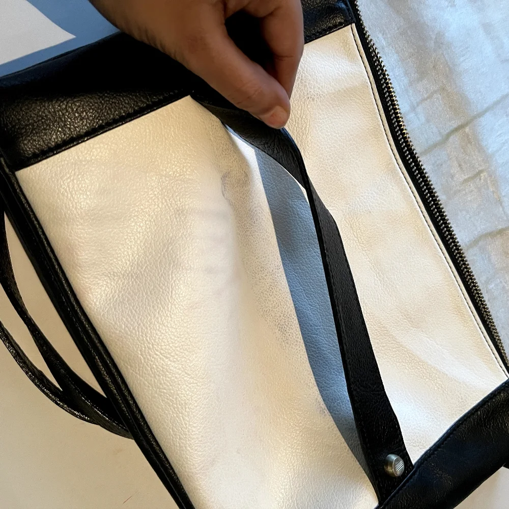 Genuine leather imported heavy quality luxurious bag - Picture 15 of 16